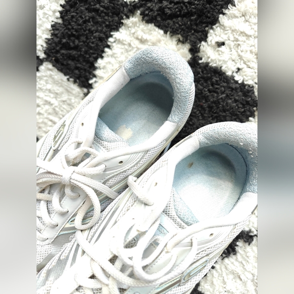 ❤️‍🔥🔥HURRY!! STORE CLOSE THIS WEEK😱!Skechers sparkly shape-ups white sneakers - Picture 9 of 10